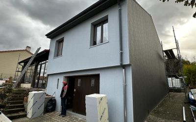 A Cournon d'Auvergne (63800) Ecothermic a réalisé l'isolation par l'extérieur d'une habitation pour gagner en confort et en qualité de vie, en été comme en hiver.