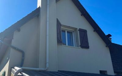 Junhac : isolation par l'exterieur d'une maison par Ecothermic, un projet de rénovation globale accompagné par SOLIHA