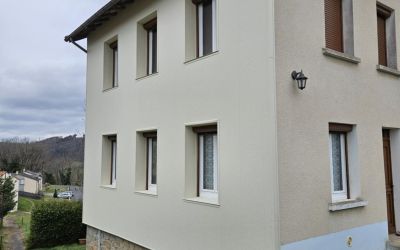 Un nouveau chantier d'isolation par l'extérieur a été réalisé à Junhac dans le Cantal (15120) par l'entreprise spécialisé Ecothermic.