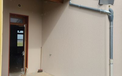 La salle des fêtes a été isolé par l'extérieur par les équipes de l'entreprise d'isolation par l'extérieur Ecothermic dans le Cantal;