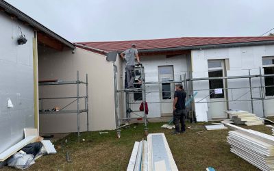 Après avoir réalisé le Presbytère et la Mairie, Ecothermic a isolé la salle polyvalente de la commune de rageade.