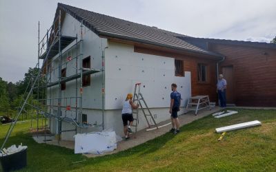 Pose de panneaux thermique isolant par la SARL Ecothermic spécialiste de l'isolation par l'extérieur.