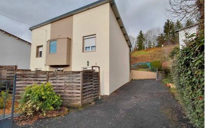 Ecothermic pose de panneaux isolants 32 mm, finition crépi quartz brun et craie blanche à Aurillac